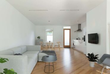 A Serene And Minimal Rowhouse In Richmond 20