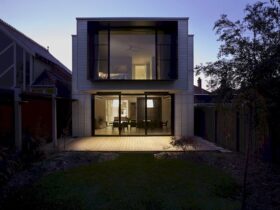 A Timber Clad Residence In Albert Park 12