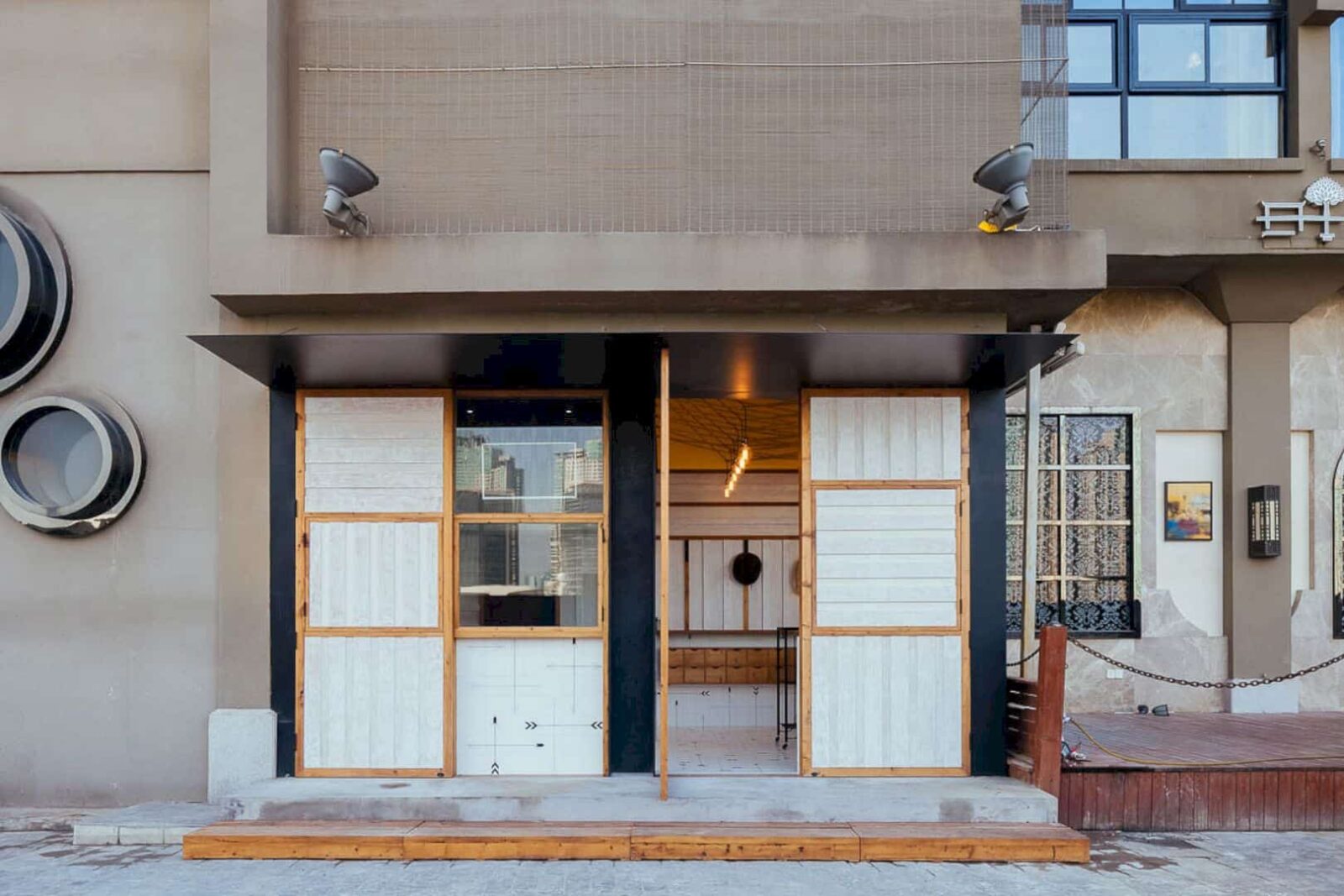 Lone Ranger A New Modern Fast Food Identity In Shanghai 6
