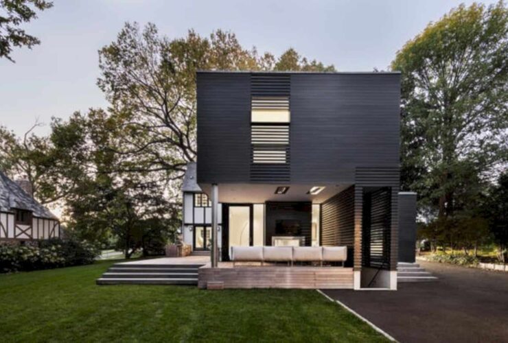 35HP Tudor Style Residence 4