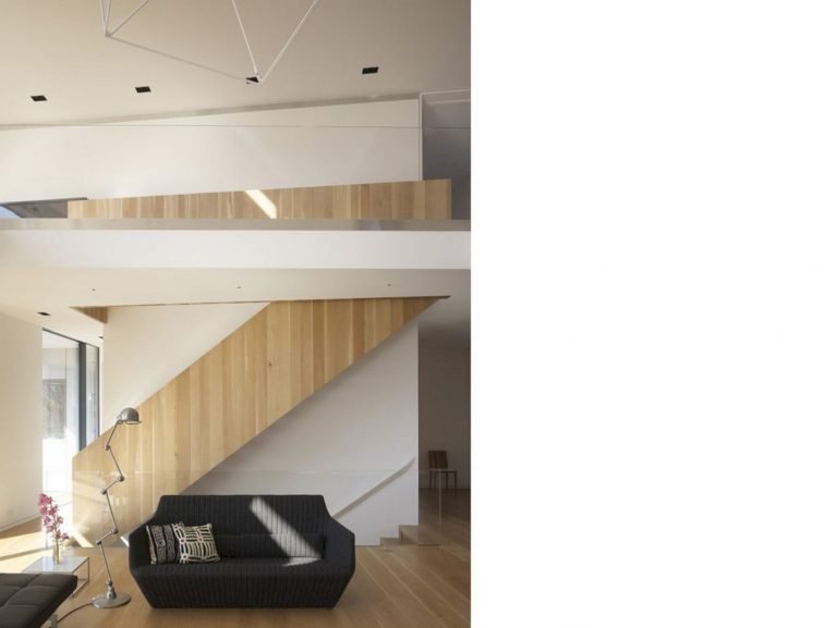 Hudson River House: A Loft-Setting House with Neutral Color Palette ...