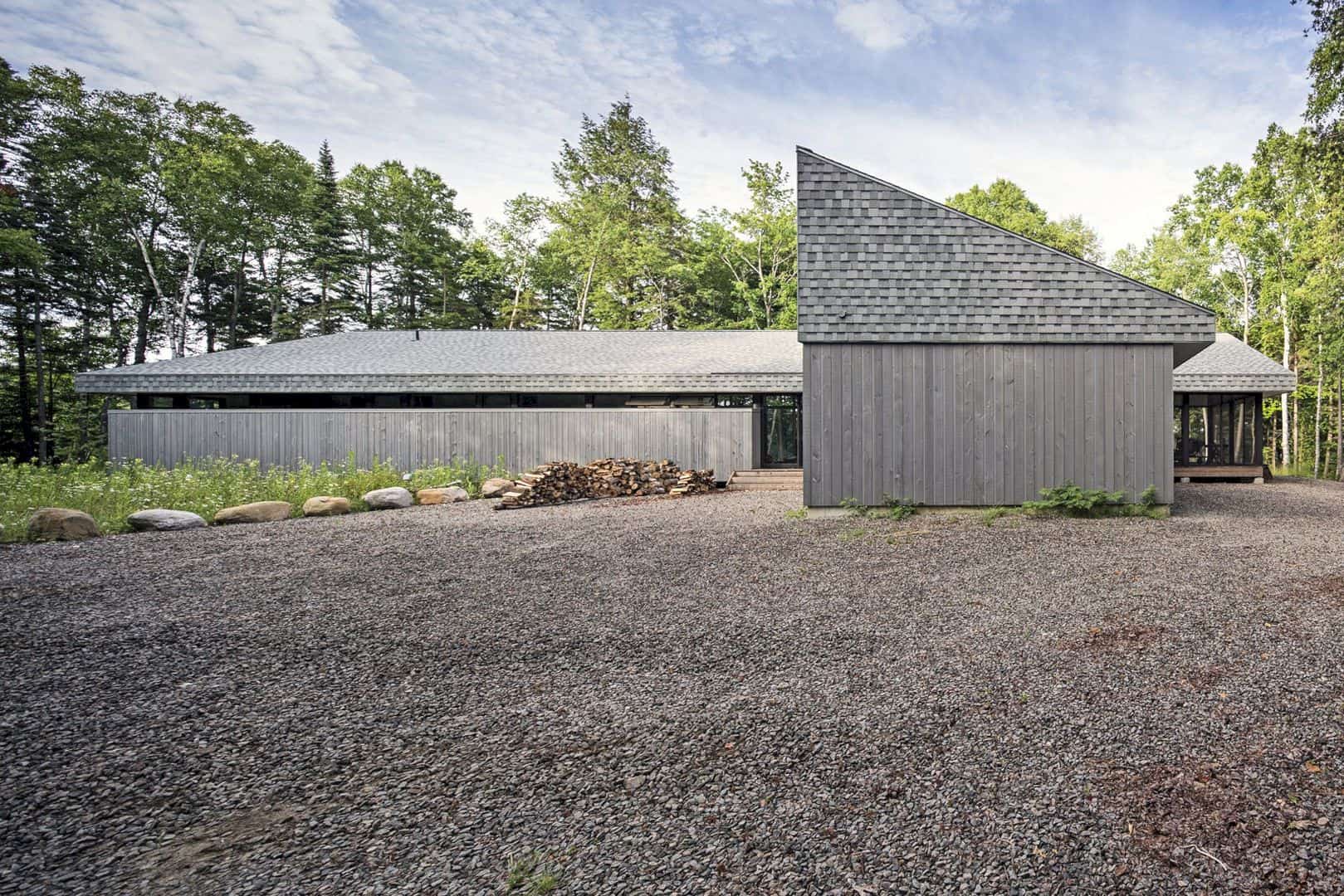 A Sustainablecottage That Coexists With The Ontario Wilderness 4