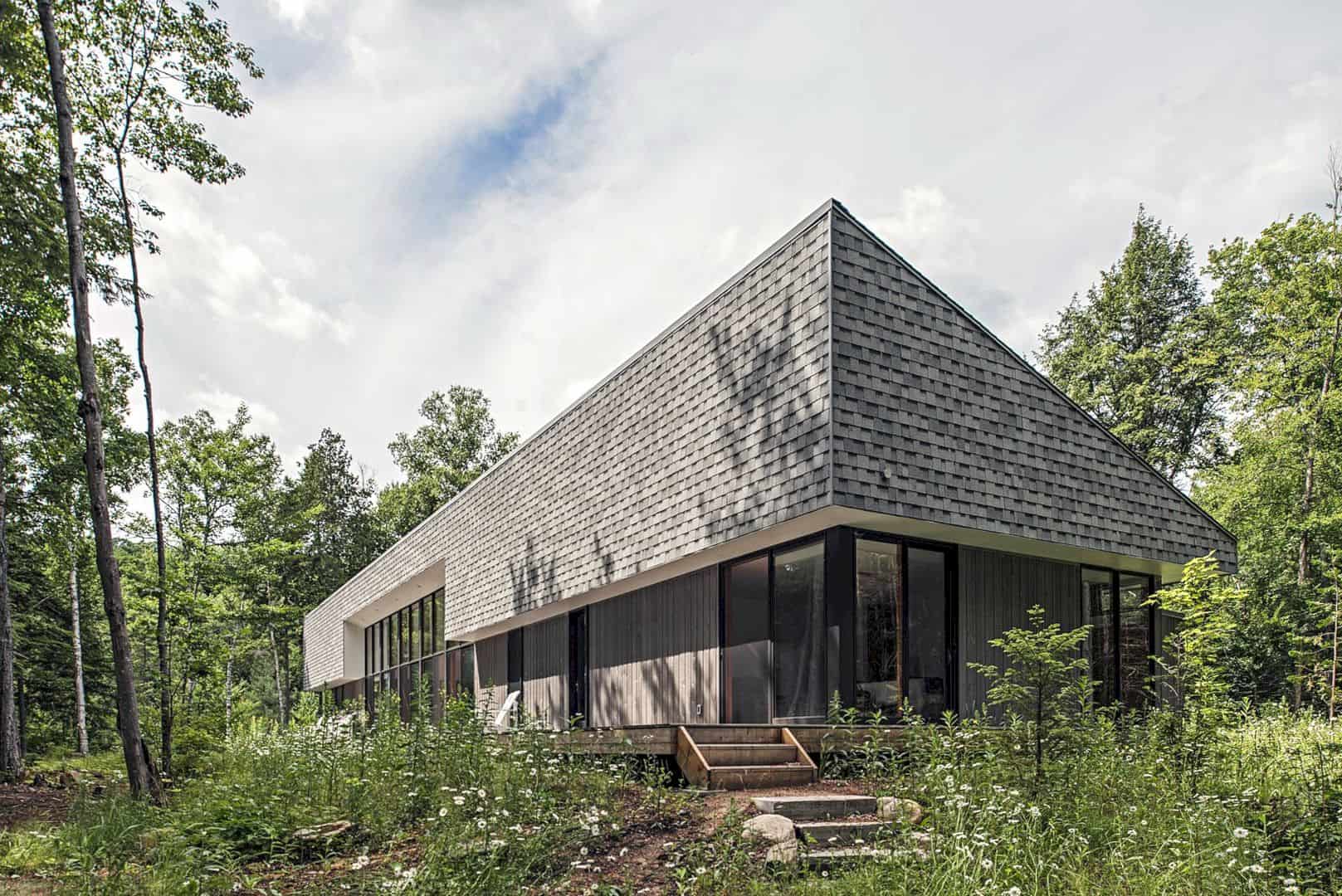 A Sustainablecottage That Coexists With The Ontario Wilderness 6