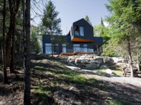 De La Canardière Residence A Contemporary Wooden House In Laurentiants Wooded Area 16