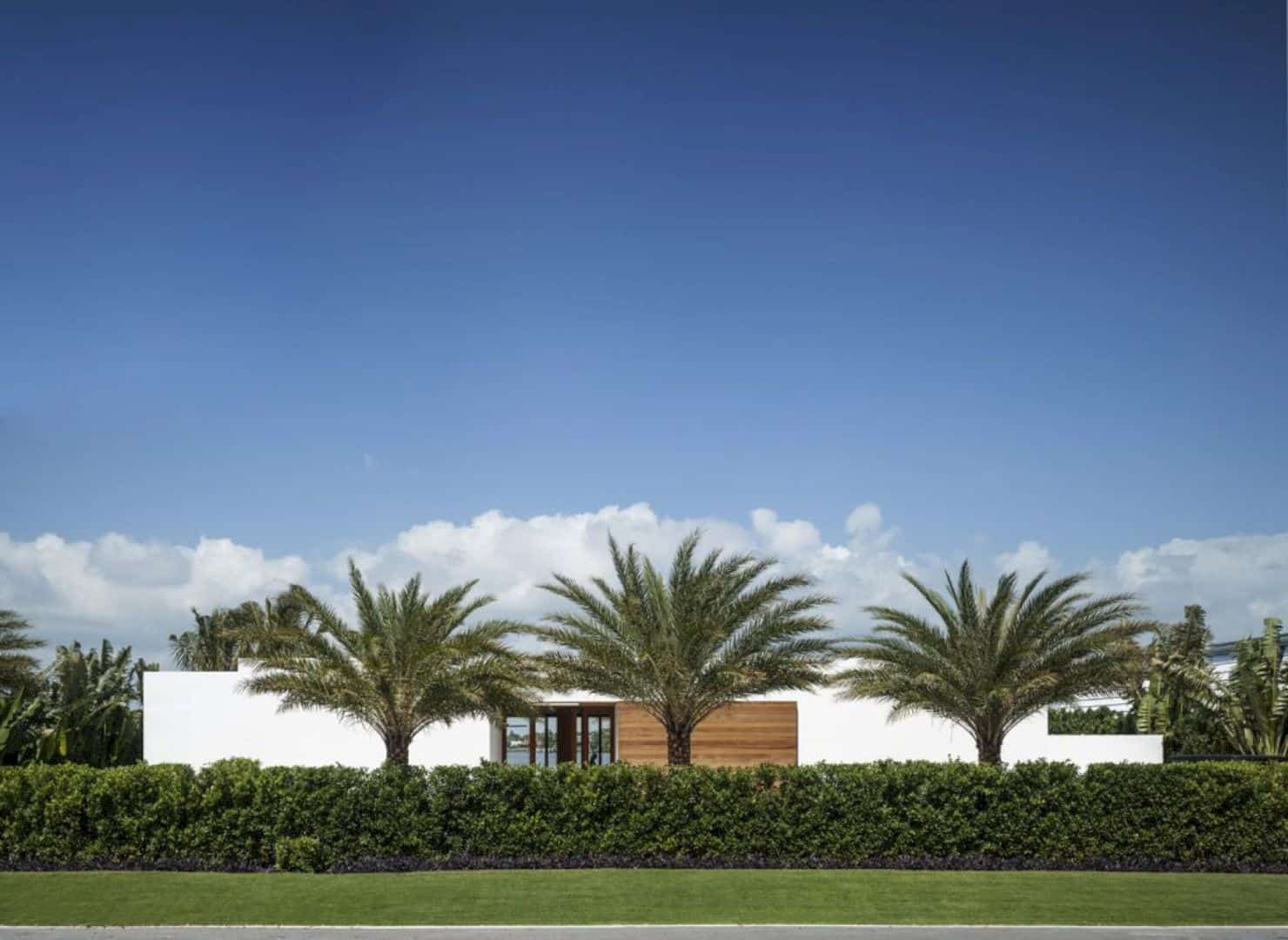 House In Florida A Single Family Residence In Casual Luxury Design And Modern Simplicity 7