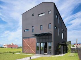 The Black House A Chocolate Bar Looking House Full Of Surprises And Wonders 13