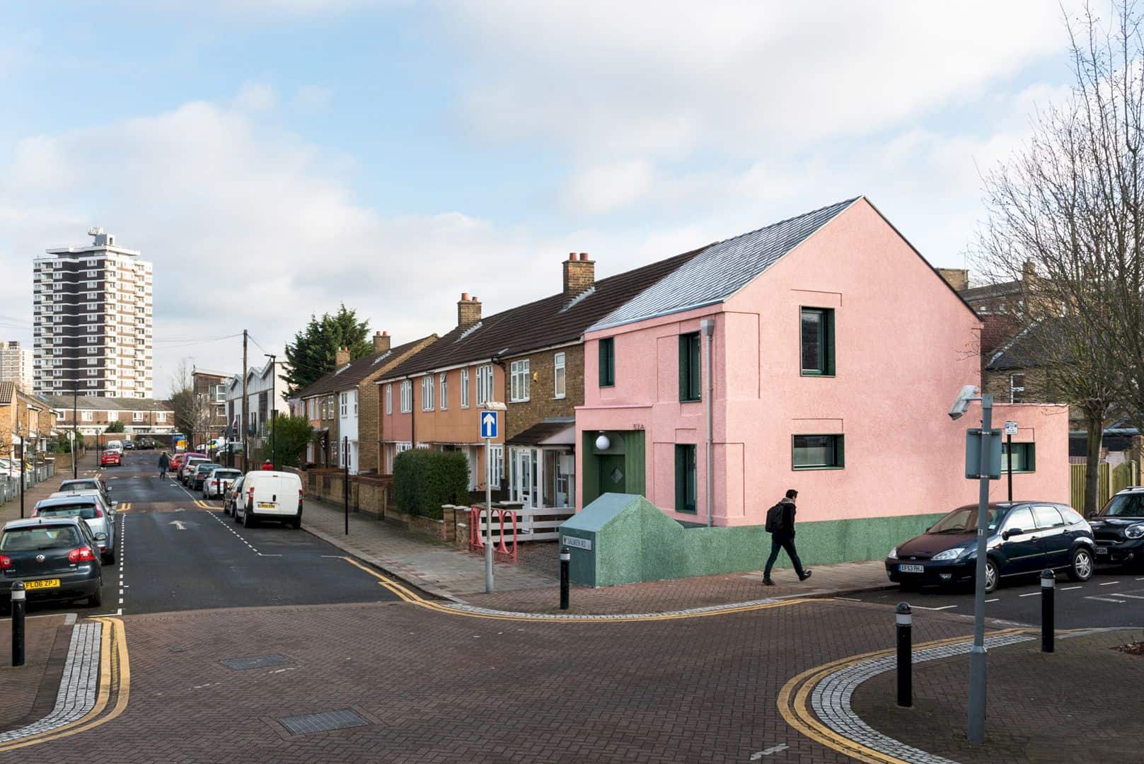 The Salmen House A Distincitve Pink And Green Rental Home In West Ham 9
