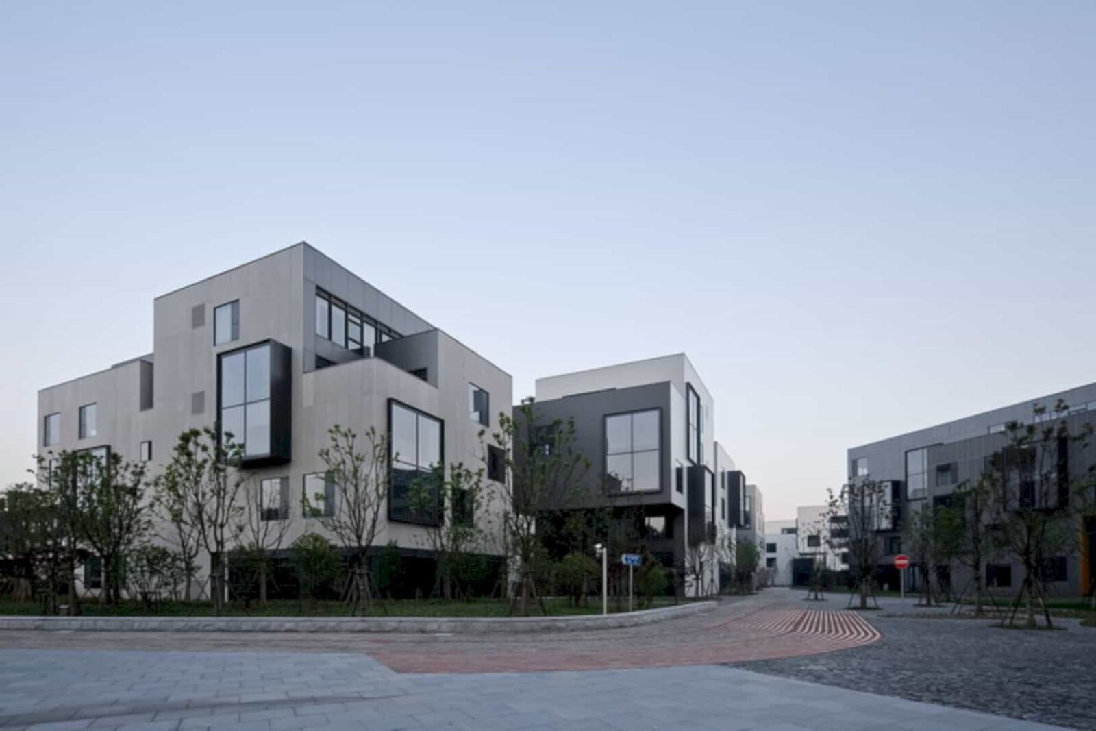 Zhangjiang Ic Harbour Phase Iii An Office Park That Formulates A Network Of Public Space 5