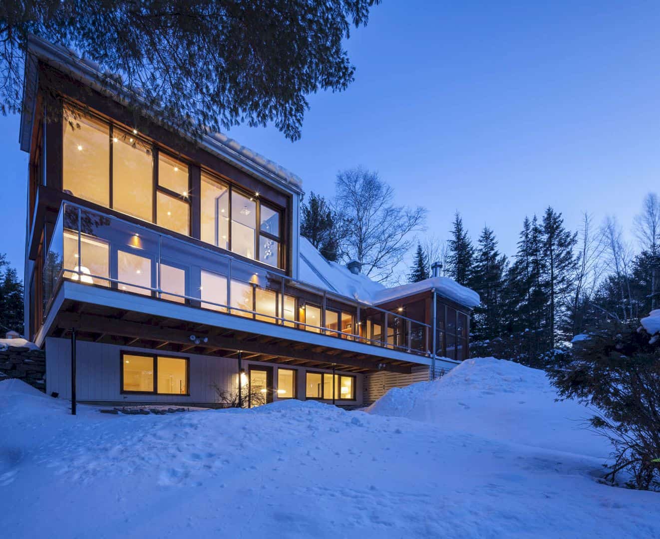 Cabane 217 A Modern Country Home That Creates A Dialogue Between Inside And Outside 10