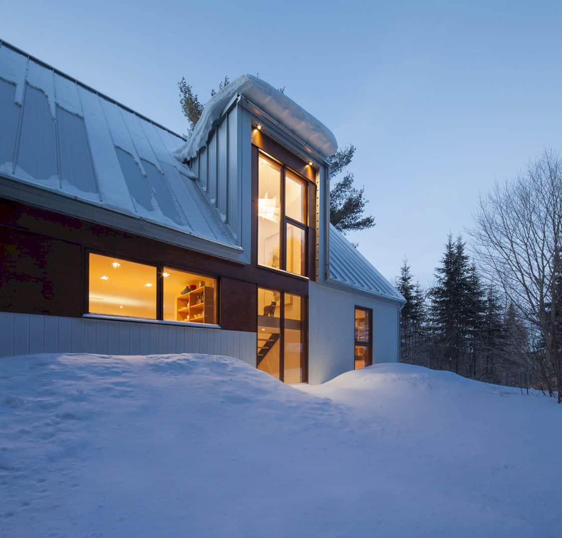 Cabane 217 A Modern Country Home That Creates A Dialogue Between Inside And Outside 8