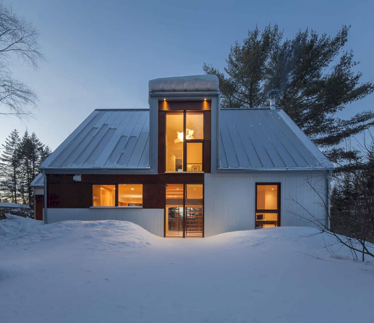 Cabane 217 A Modern Country Home That Creates A Dialogue Between Inside And Outside 9