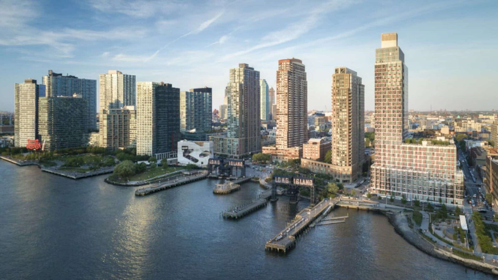 Gantry Plaza State Park A Place Celebrating Its Past Future Skyline Views And The River 10