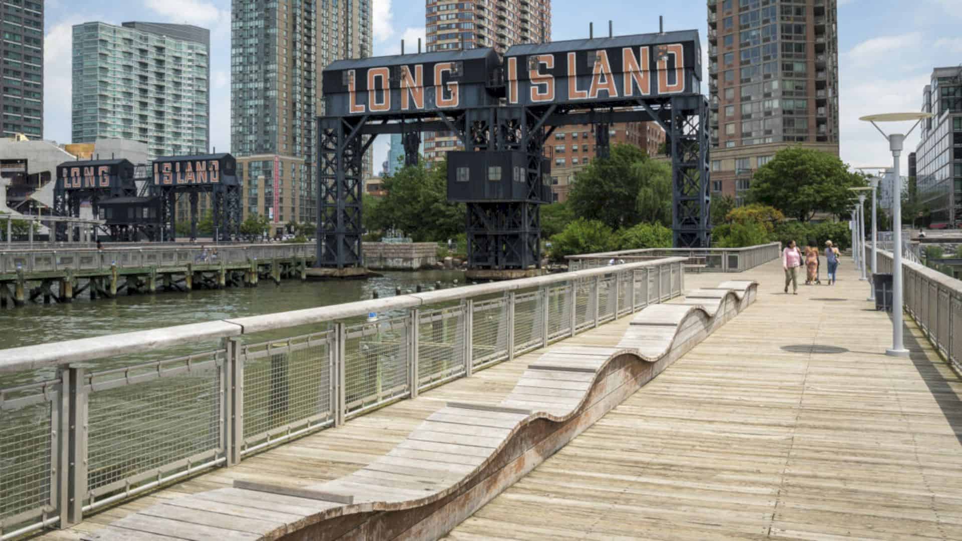 Gantry Plaza State Park A Place Celebrating Its Past Future Skyline Views And The River 5