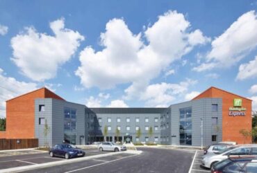 Holiday Inn Express St Albans An Open Lobby Hotel With Imporved And Expanded F & B Offering 3