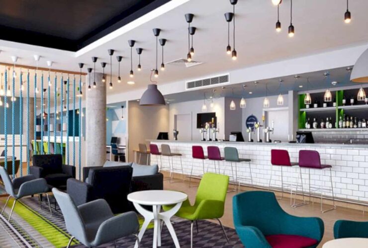 Holiday Inn Express Aberdeen Airport 4