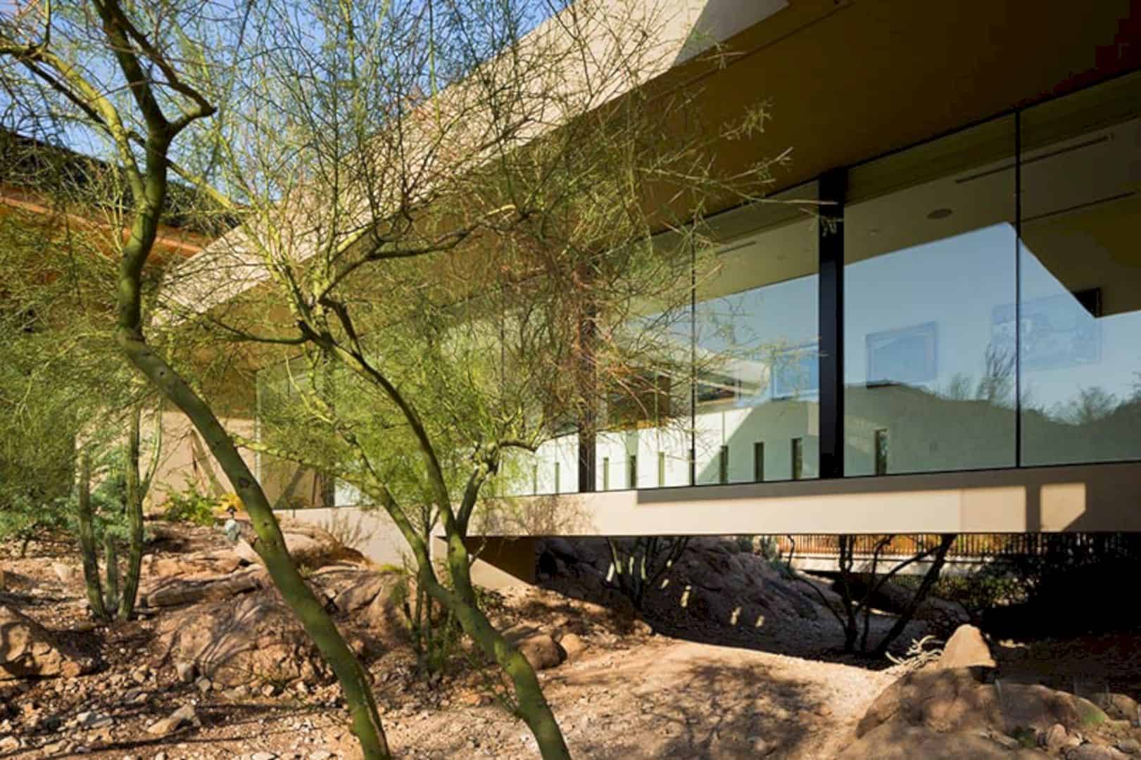 Desert Wash Residence A Modern Desert Home Defining Paradise Valleys Topographical Feature 14