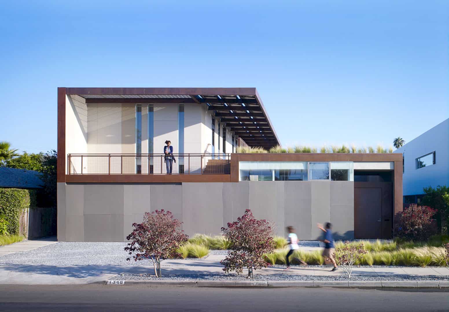 The Yin Yang House A Net Zero Energy Family Home In Quiet California Neighborhood 16