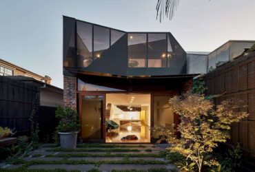 A Modern Residence Showcasing The Cohesion Of External And Internal Forms 10