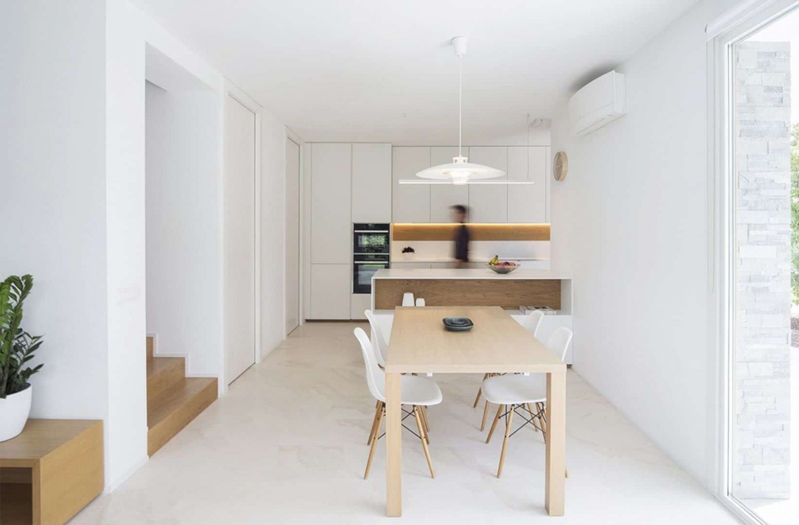 House MV 7