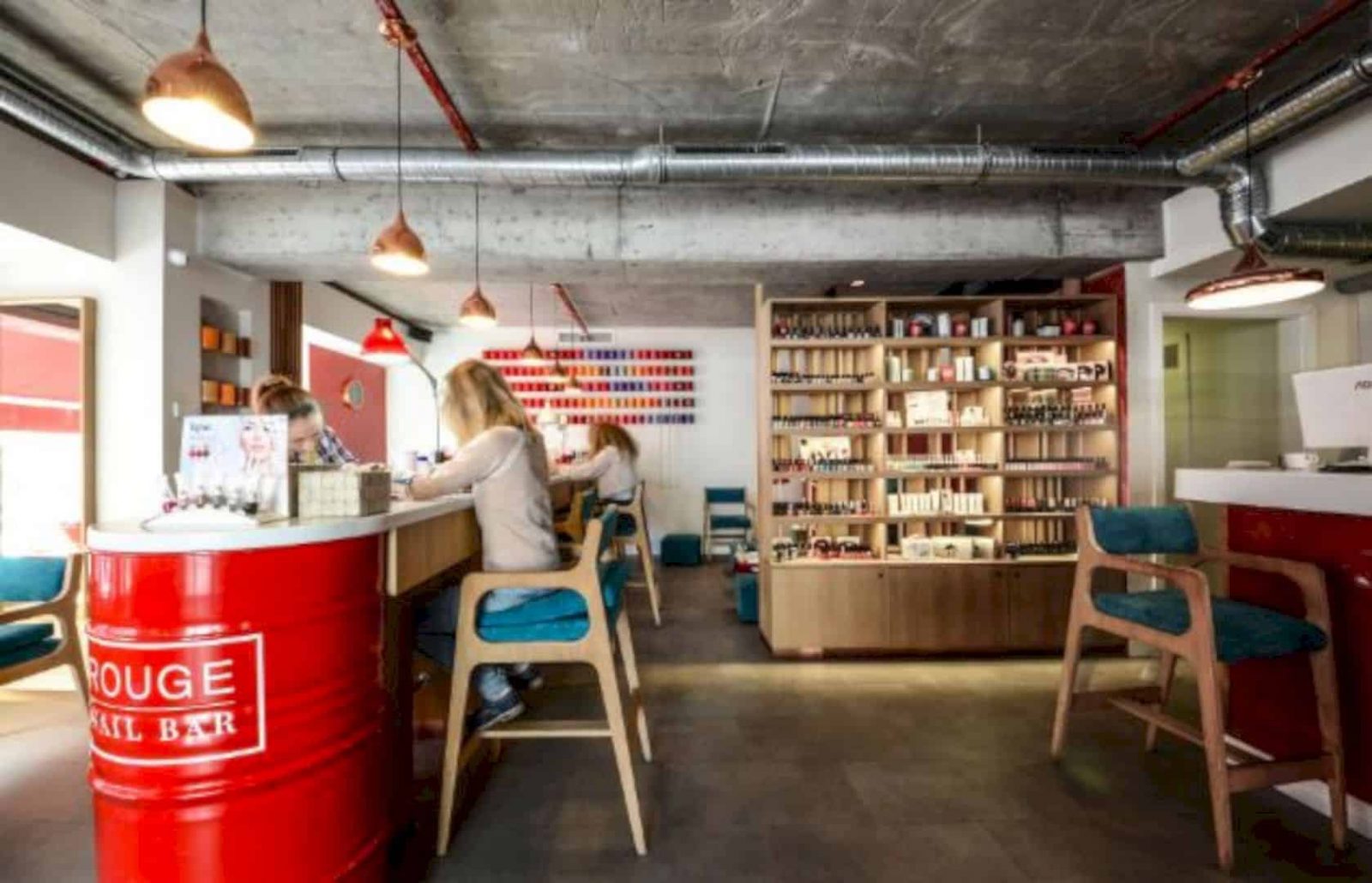 4 Amazing Bar Interior Design Ideas