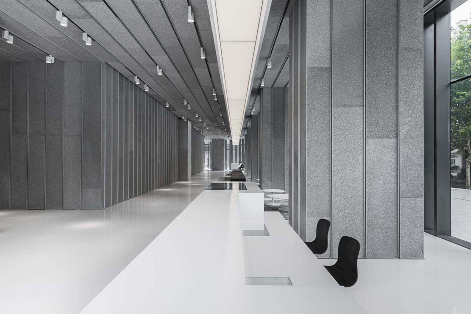 Aluminum Lobby 9