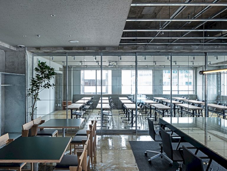 12 Shinjuku: A New Way of Working in A Shared Office with Modern ...