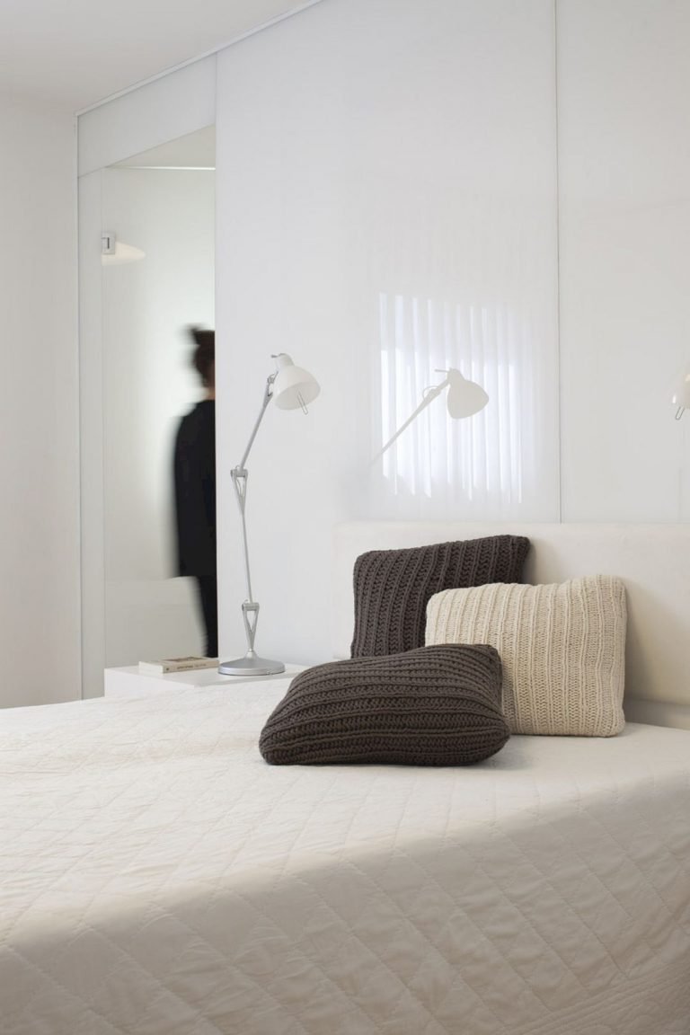 E Penthouse: A Large Apartment with Modern Interior and A Library in ...