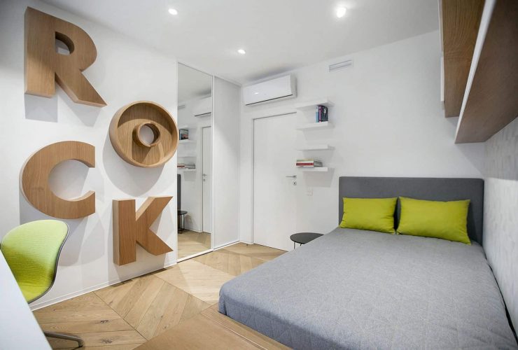 F12 Apartment 8
