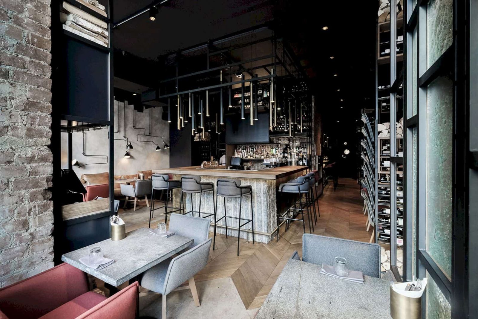 4 Amazing Bar Interior Design Ideas