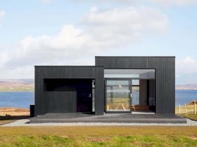 Harlosh Black H 7
