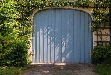 Amazing Tips To Do Garage Door Repair