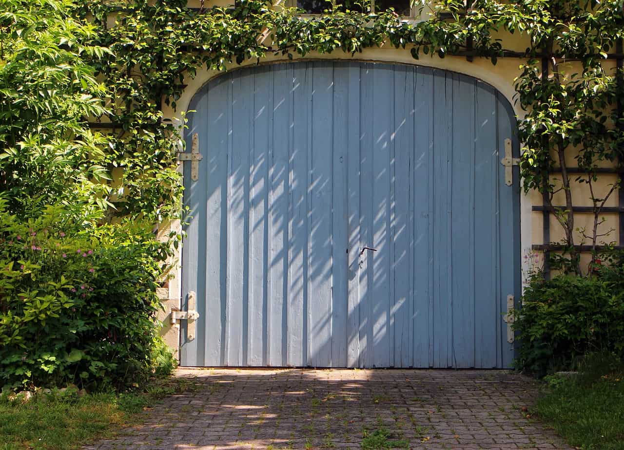 Amazing Tips To Do Garage Door Repair