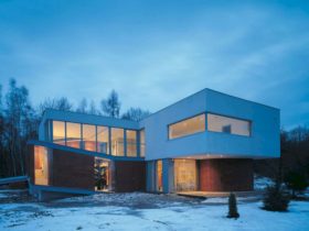 Broken House 9