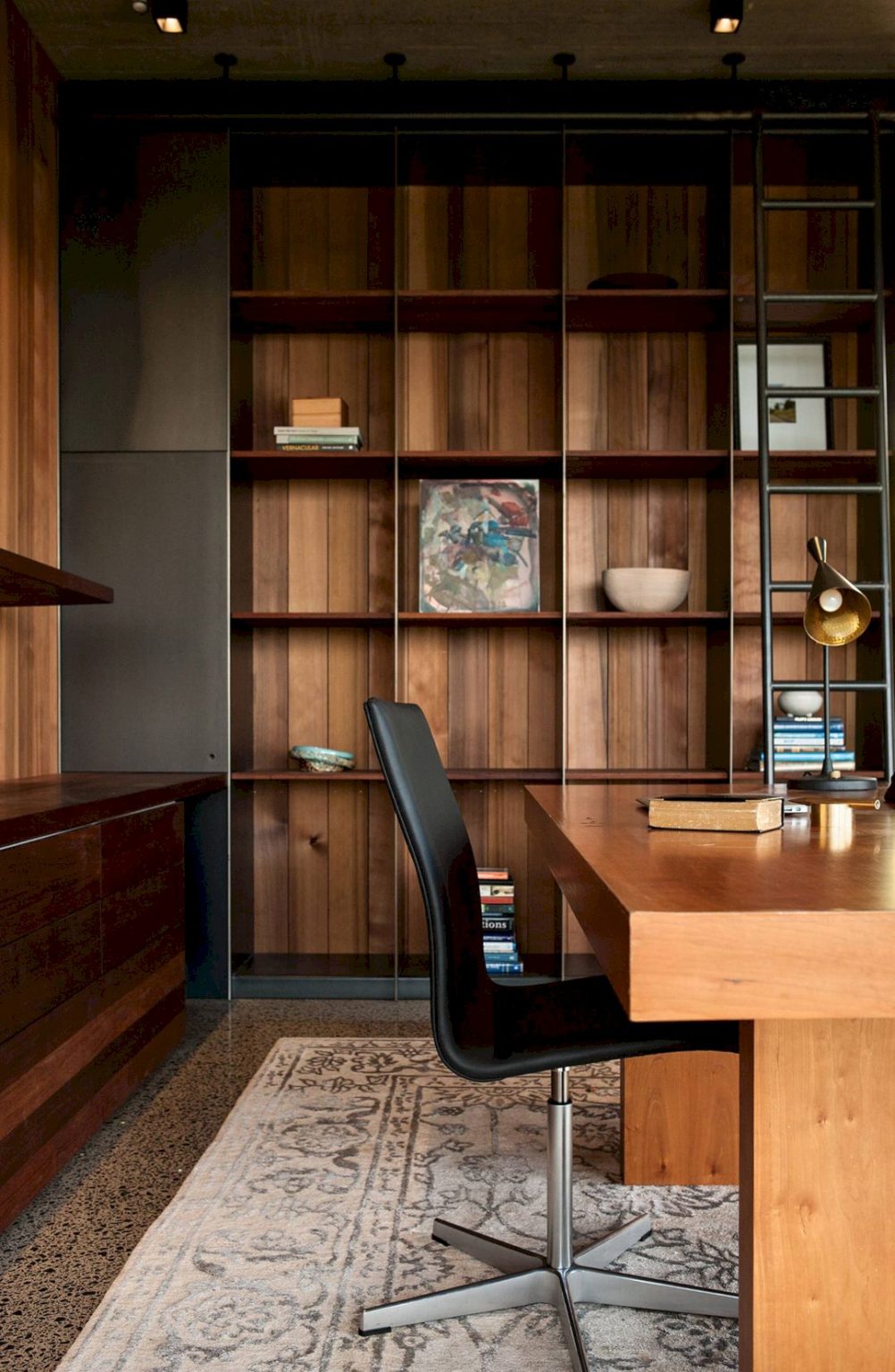 5 Classic Black Wooden Home Office Setups to Inspire You