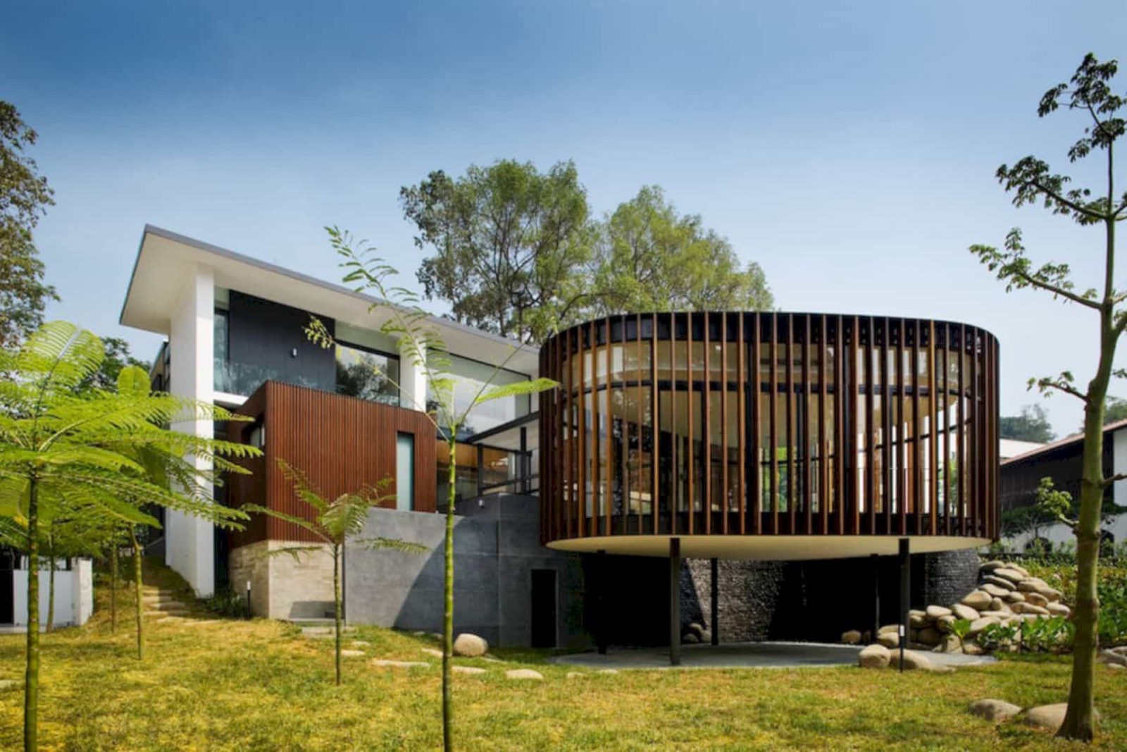 Screen House 4
