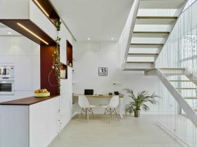 FM House 7