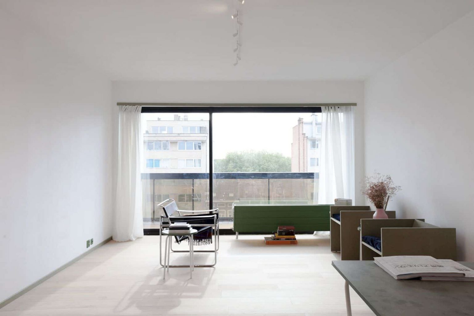 5 Magnificent Living Room Walls Decorating Ideas
