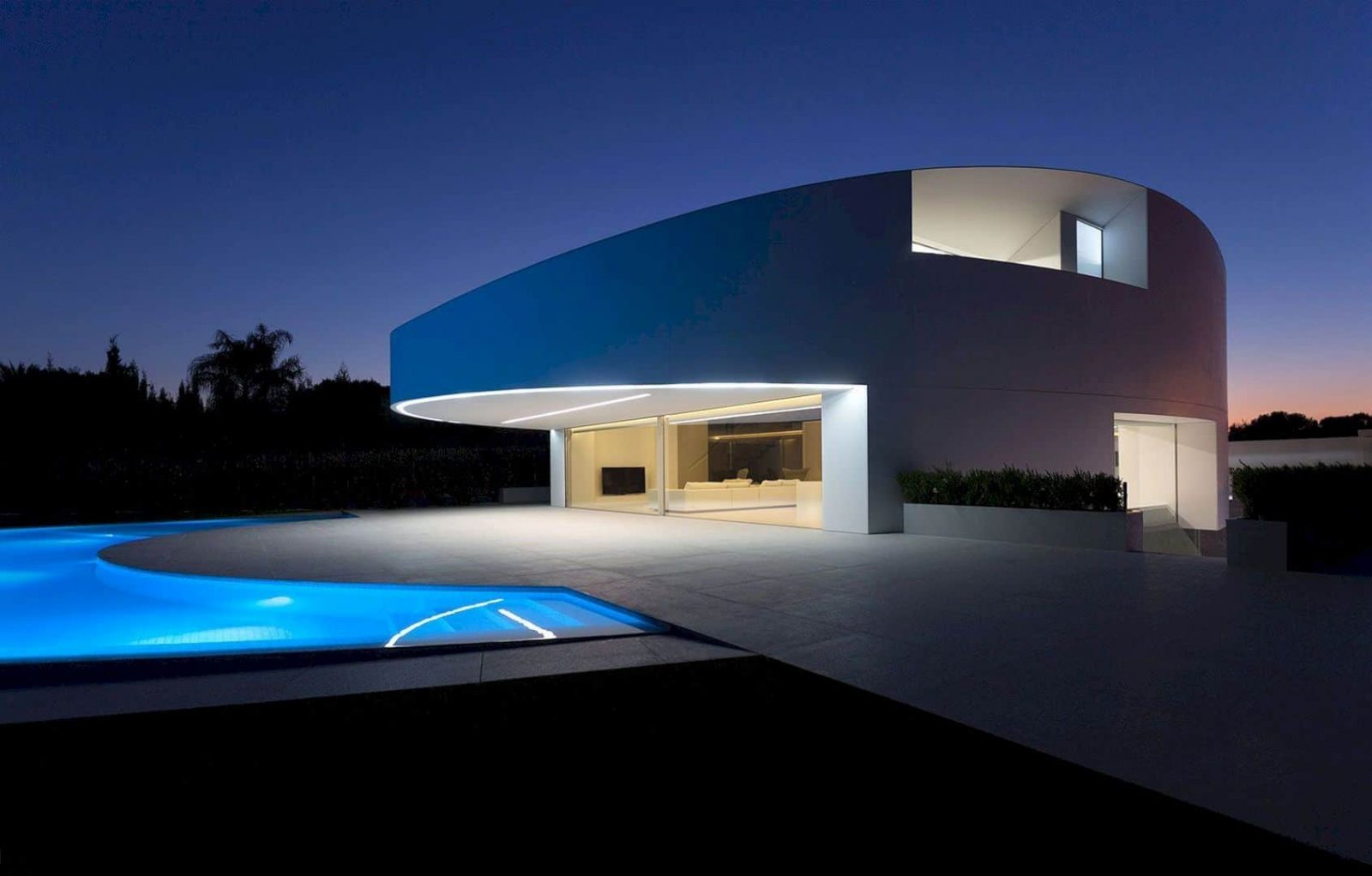 BALINT HOUSE 5