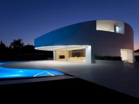 BALINT HOUSE 5