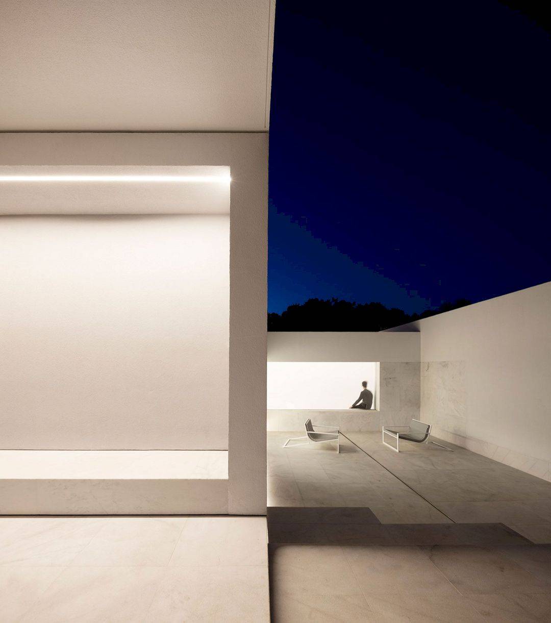 House Between The Pine Forest 30
