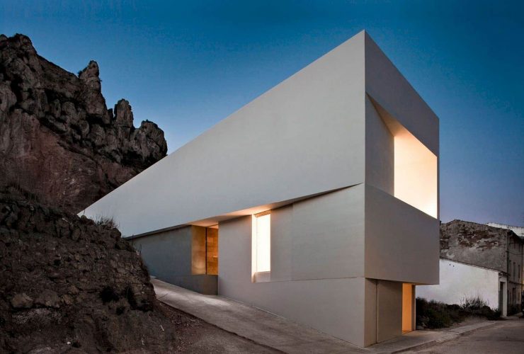 House On The Castle Mountainside 16
