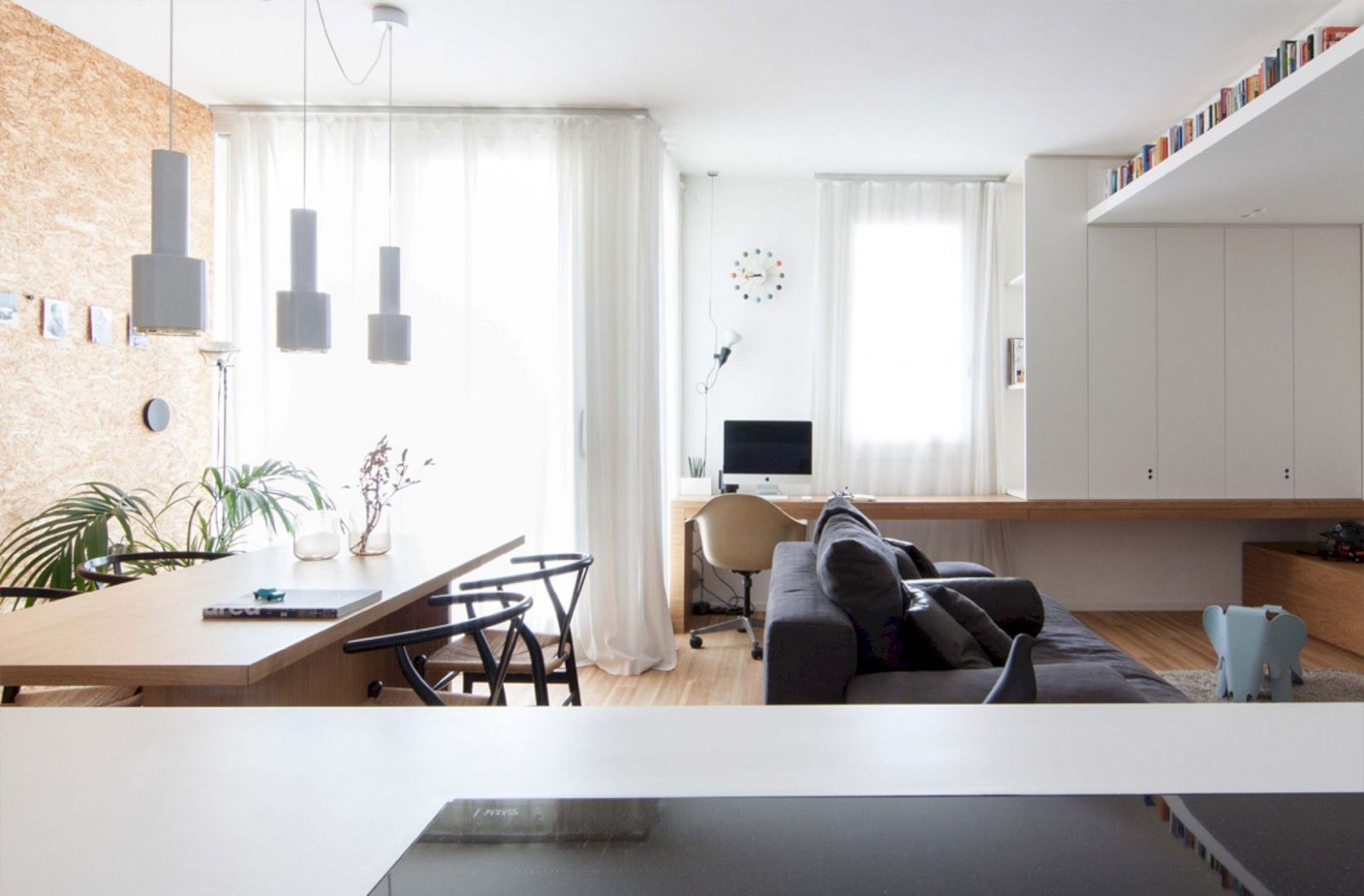 Interior LP: Spatial Remodeling of Apartment Interior with Eastern ...