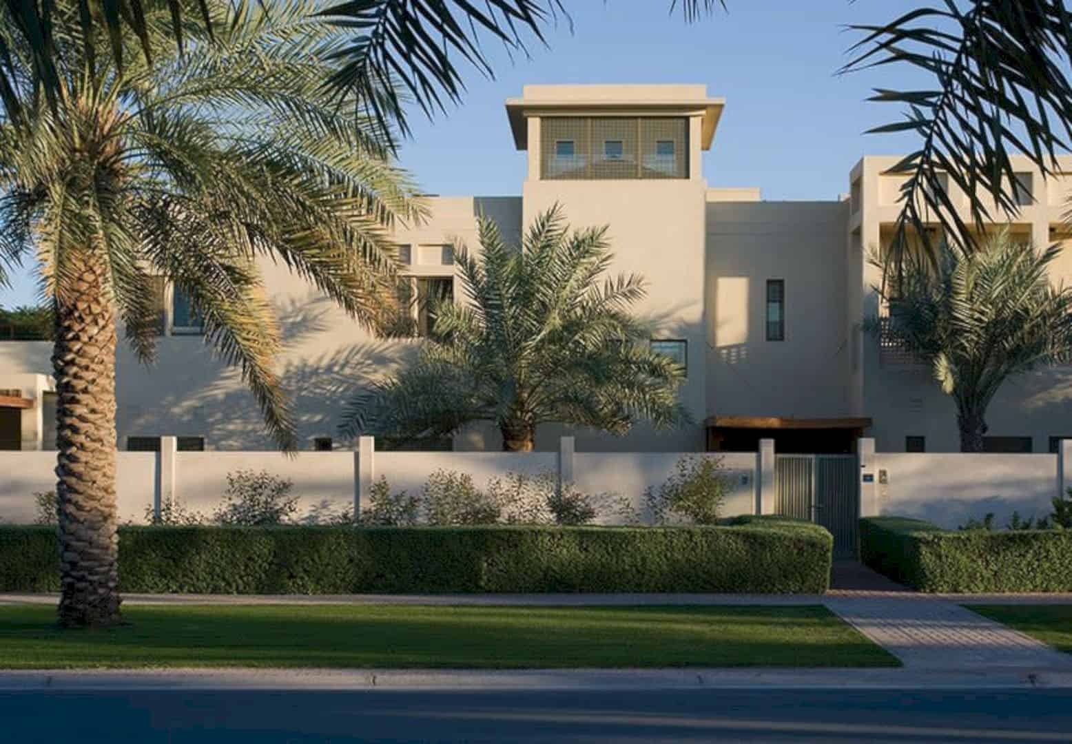Villas At Emirates Hills 6