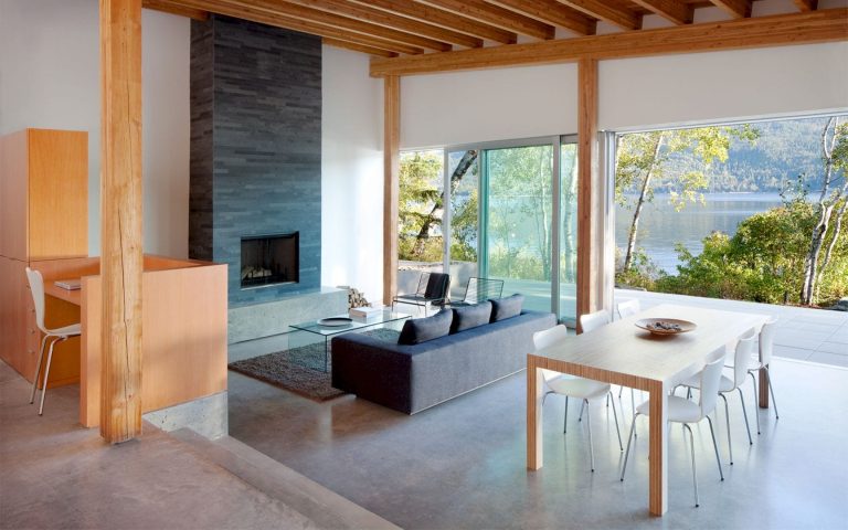 10 Inspirational Family Room Designs with Cozy Seatings And Fireplace