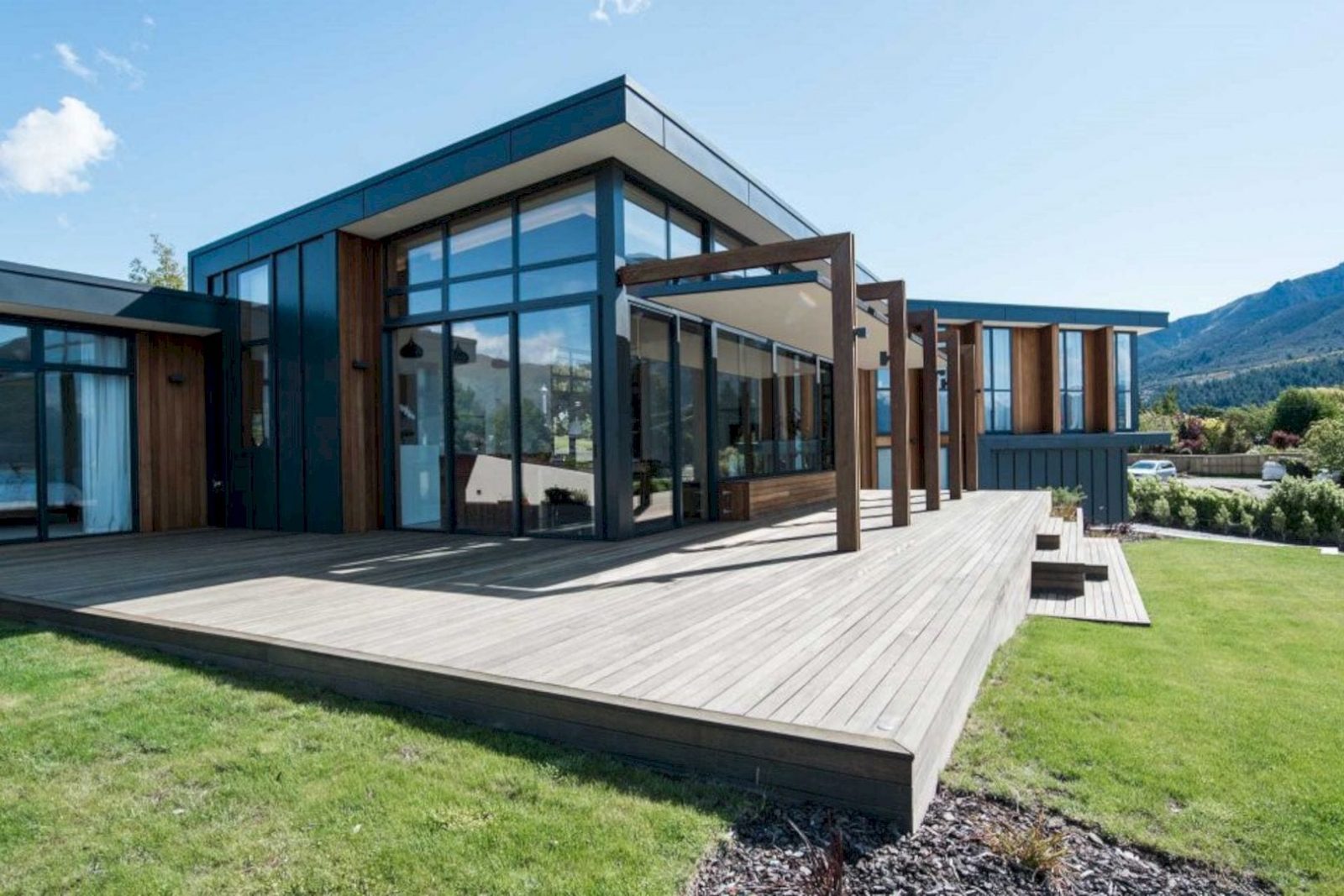 Webby House 10