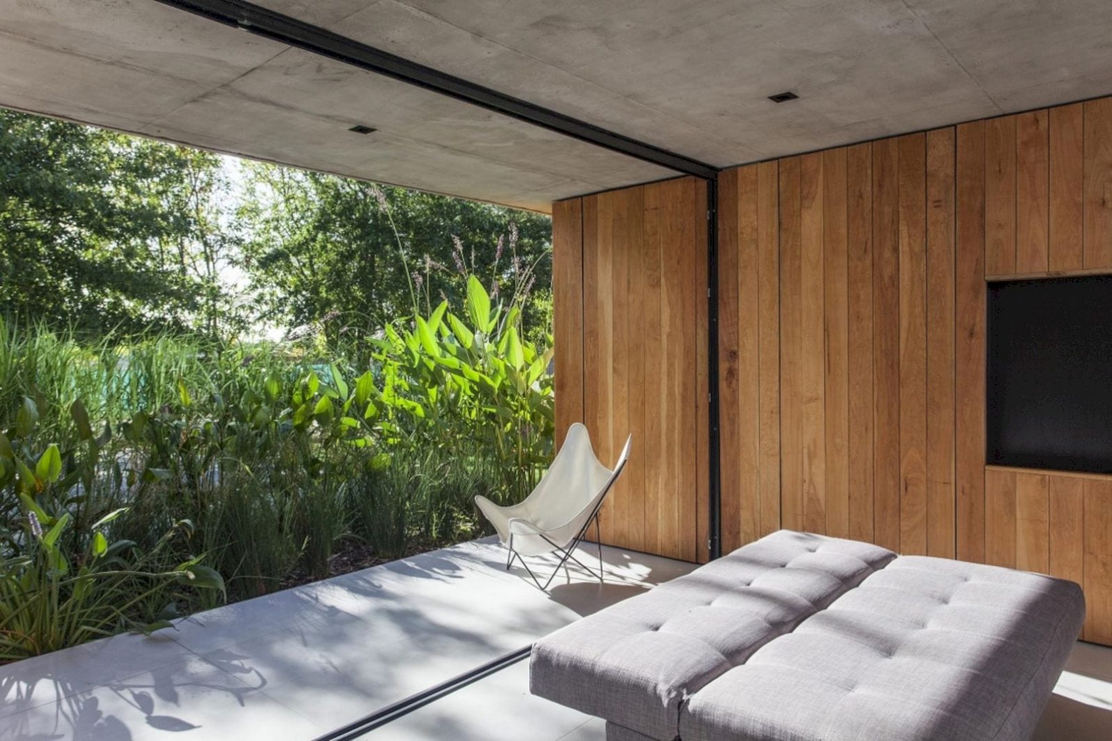 MF House 5