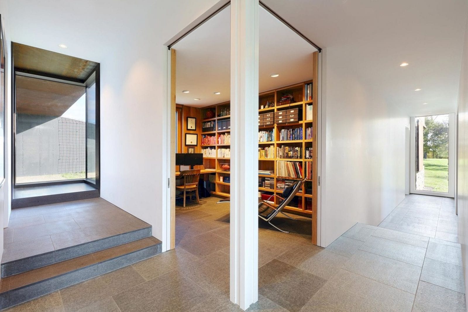 10 Mini Home Library Ideas with Beautiful Bookshelf Designs