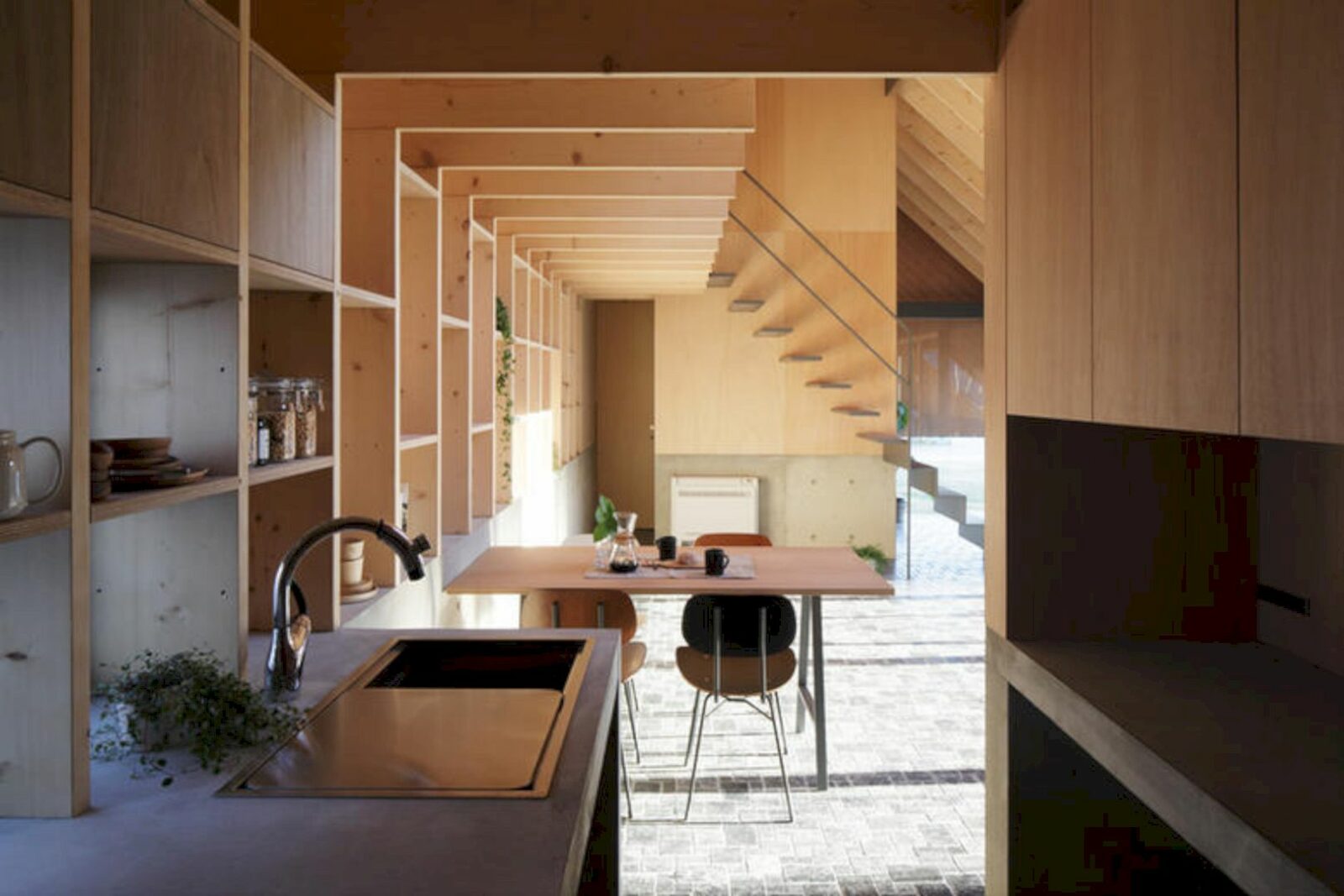 Eaves House 4