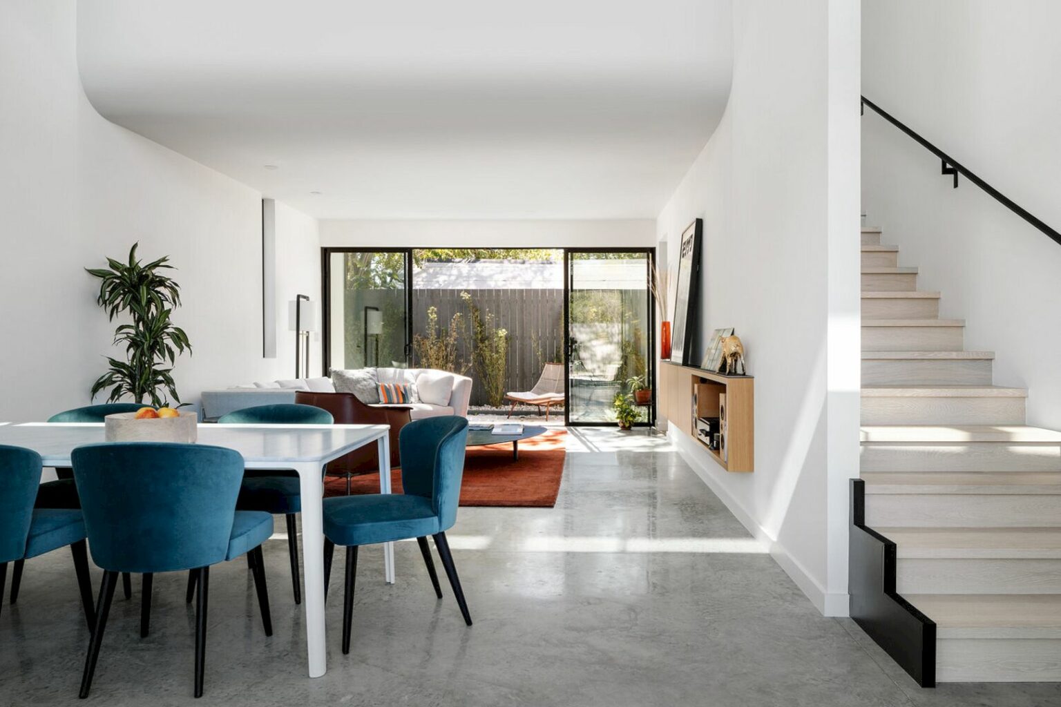 5 Magnificent Living Room Walls Decorating Ideas
