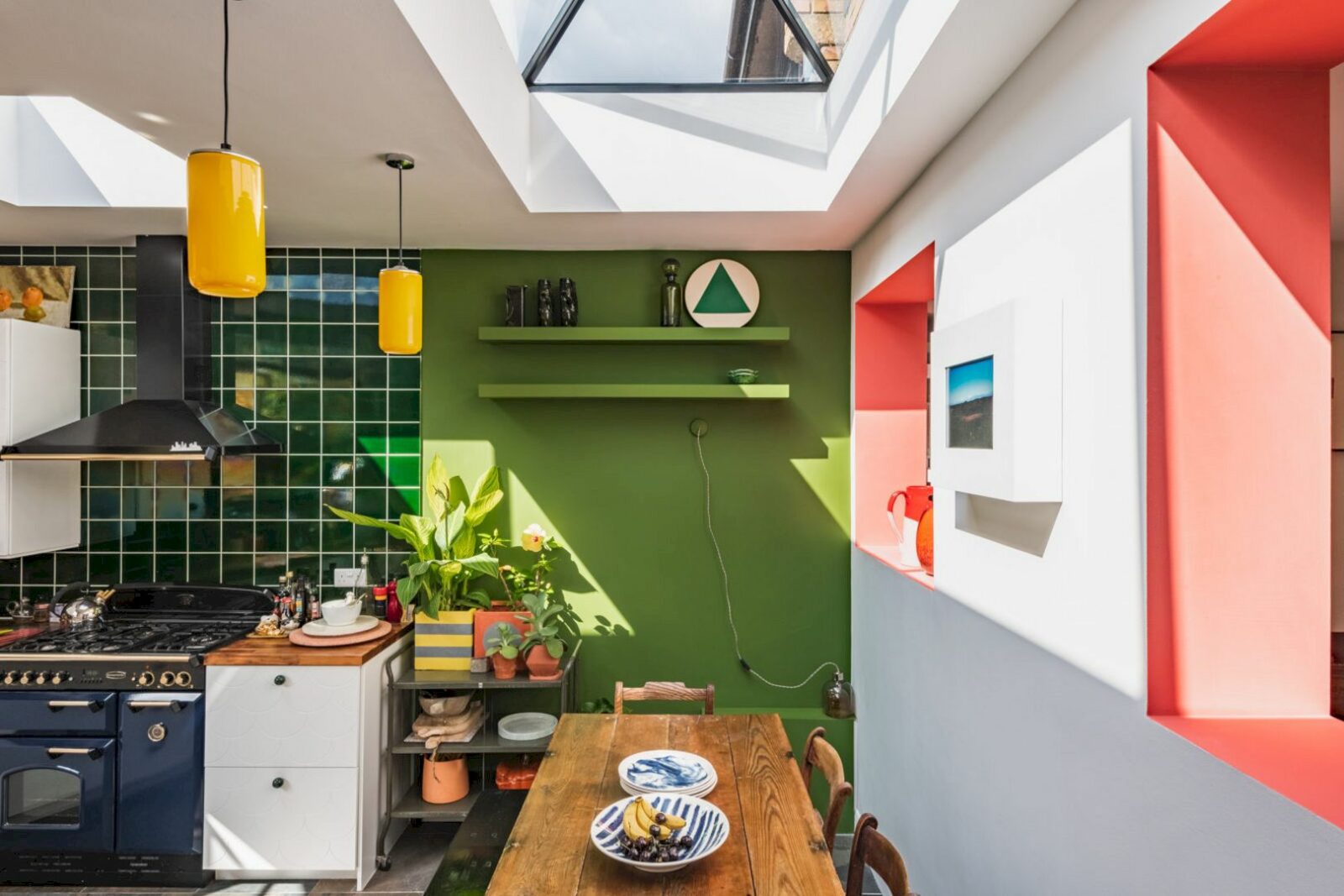 10 Colorful Kitchen Interior Ideas Perfect for Small Townhouse